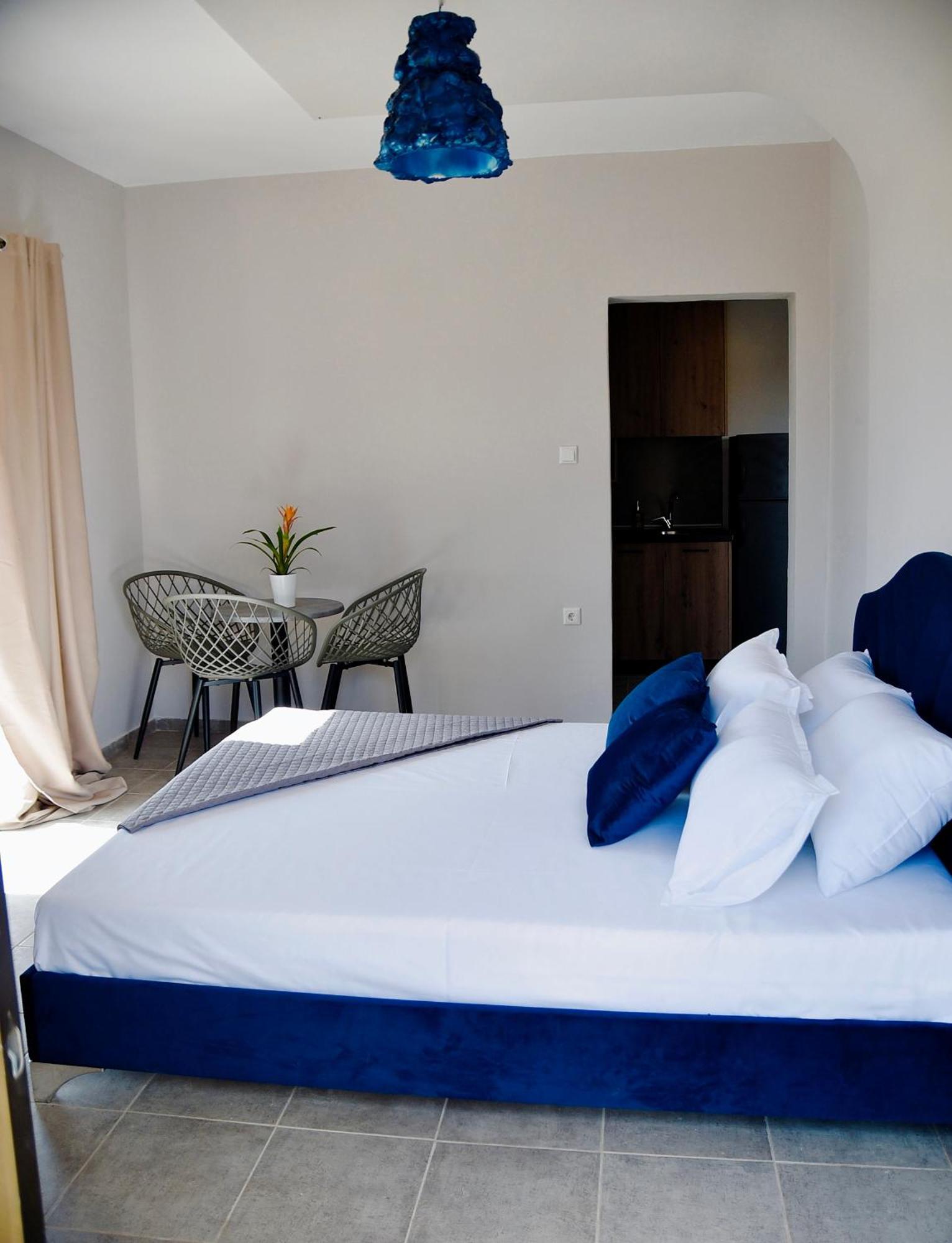 Room Nine 9 Beachfront Apartments Nea Kallikrateia ภายนอก รูปภาพ