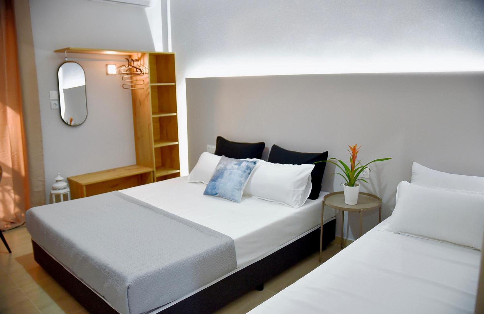 Room Nine 9 Beachfront Apartments Nea Kallikrateia ภายนอก รูปภาพ