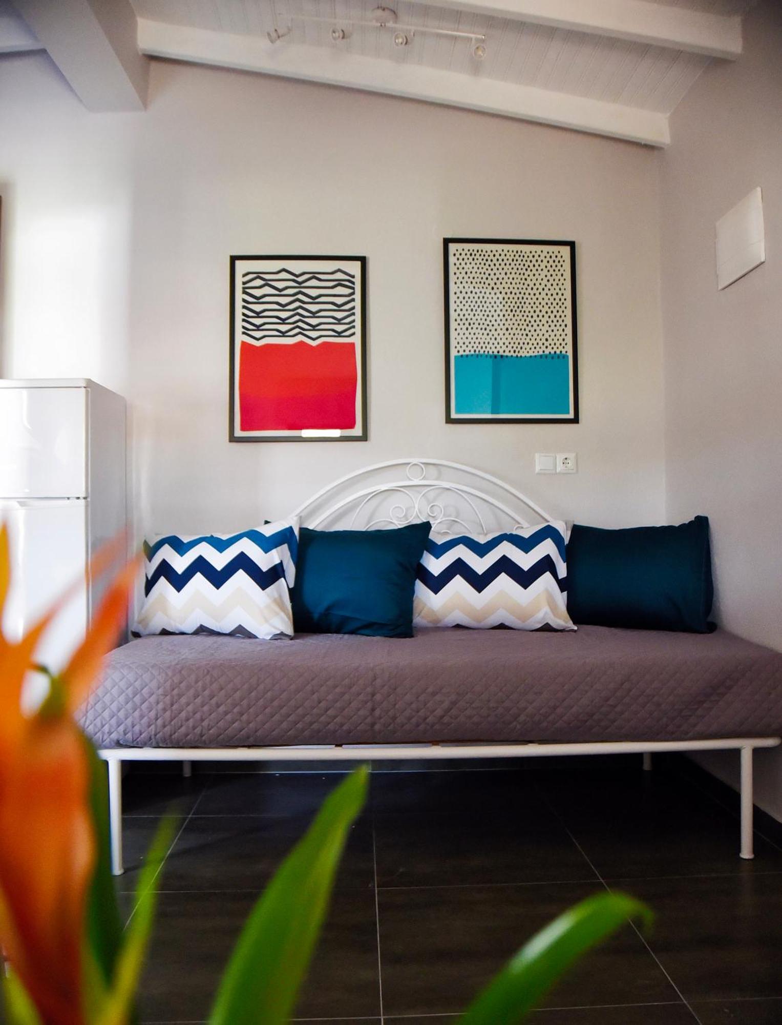 Room Nine 9 Beachfront Apartments Nea Kallikrateia ภายนอก รูปภาพ