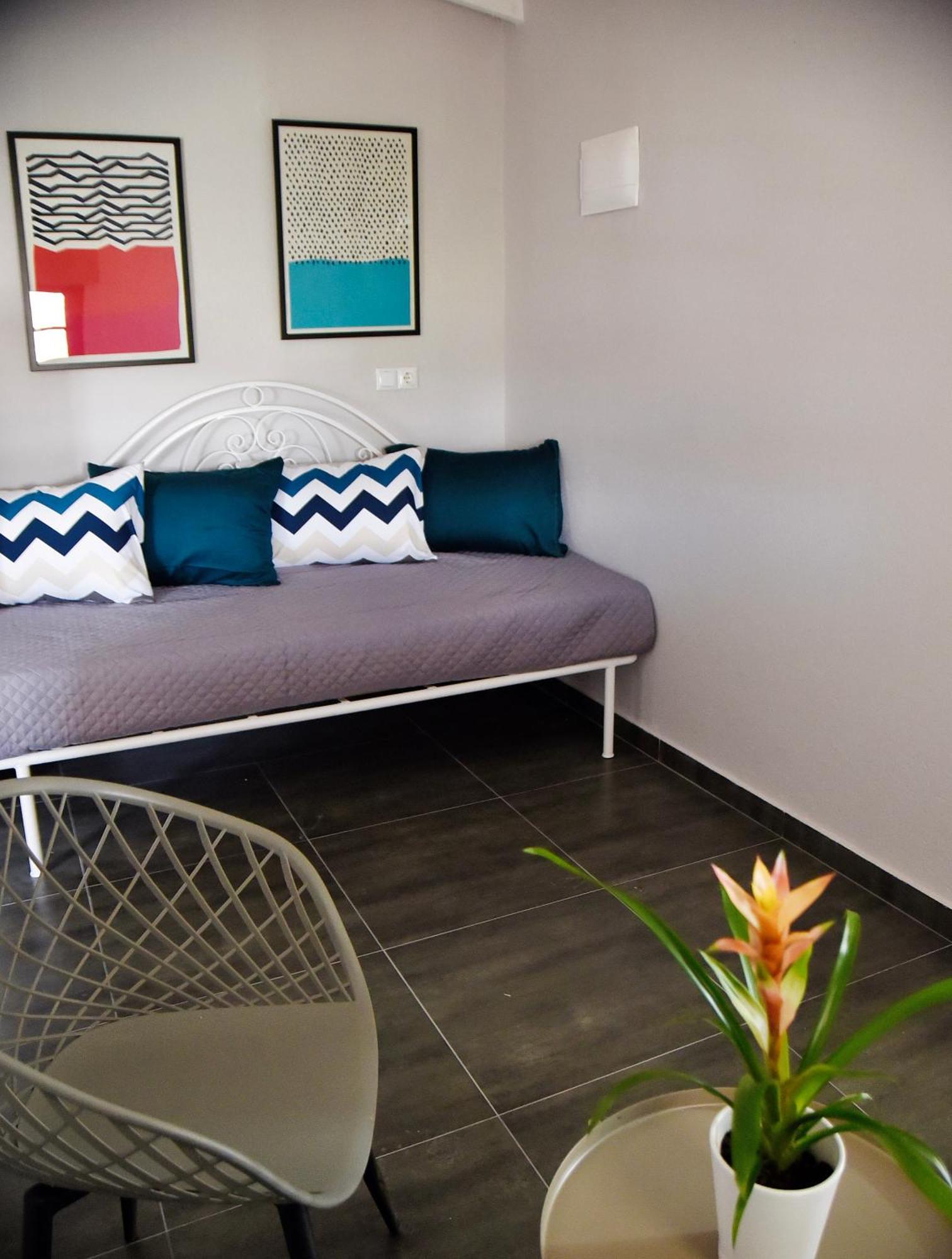 Room Nine 9 Beachfront Apartments Nea Kallikrateia ภายนอก รูปภาพ
