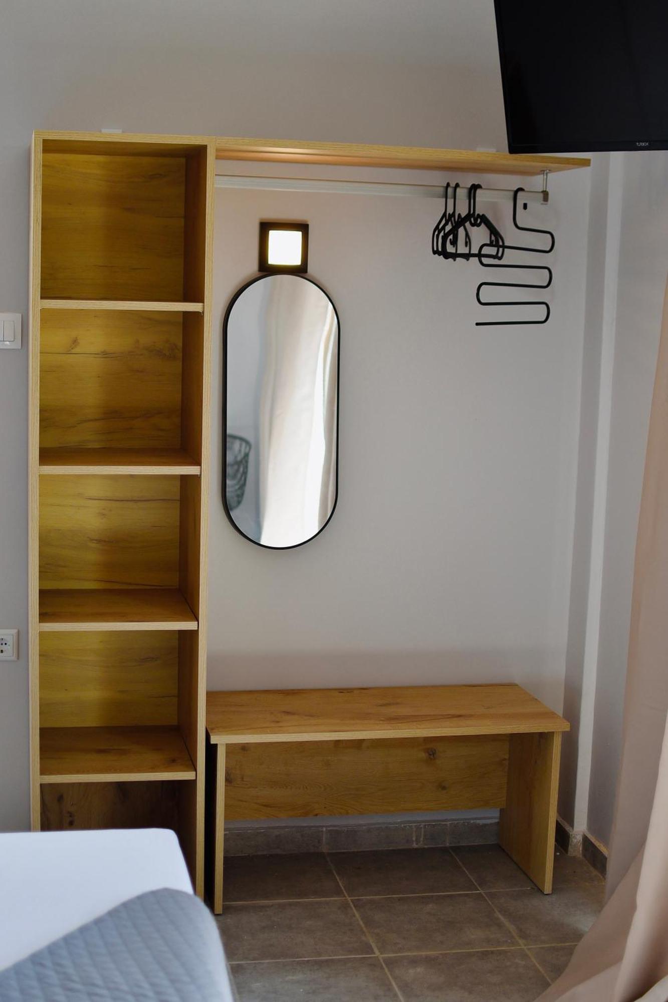 Room Nine 9 Beachfront Apartments Nea Kallikrateia ภายนอก รูปภาพ