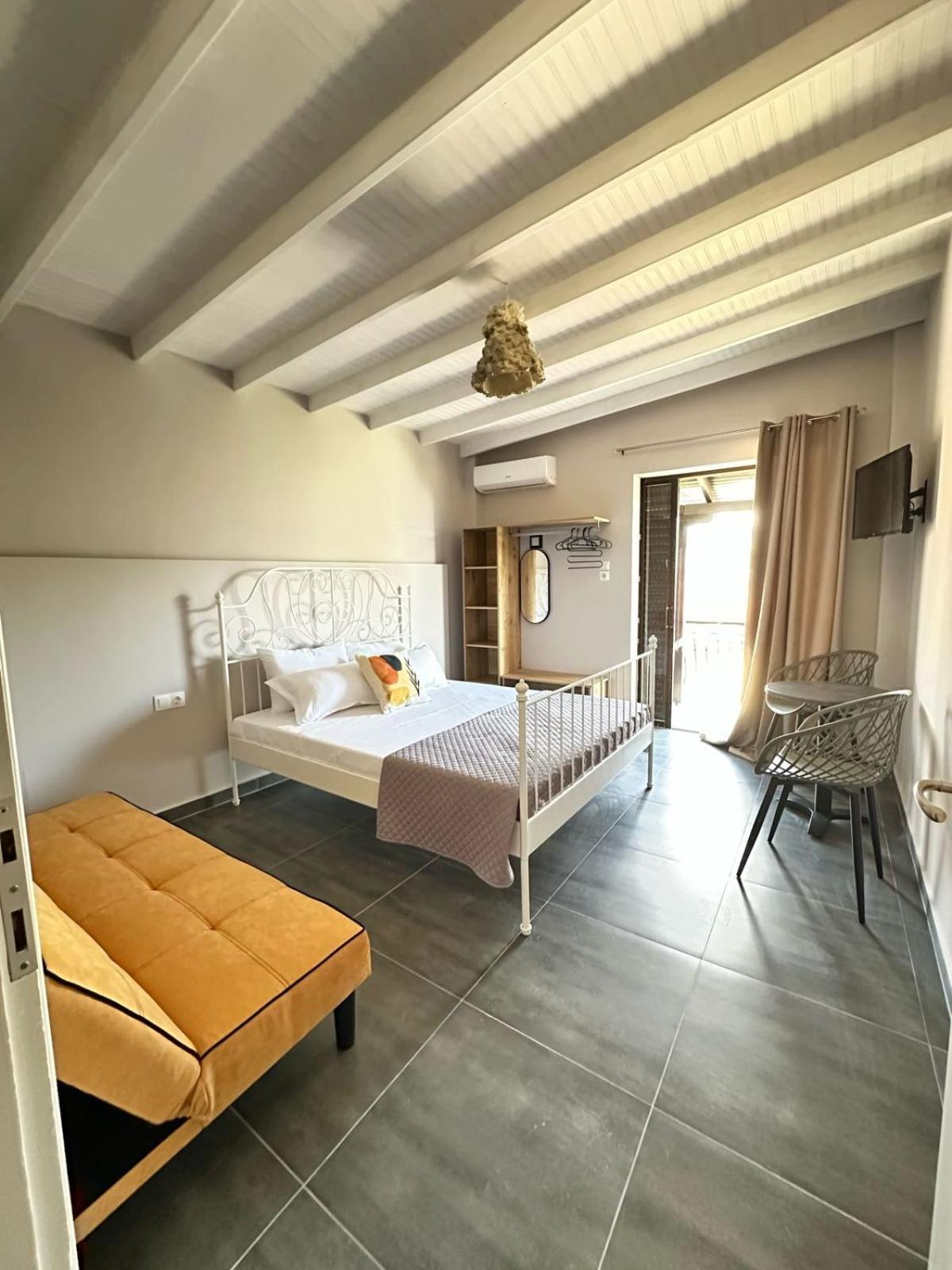 Room Nine 9 Beachfront Apartments Nea Kallikrateia ภายนอก รูปภาพ