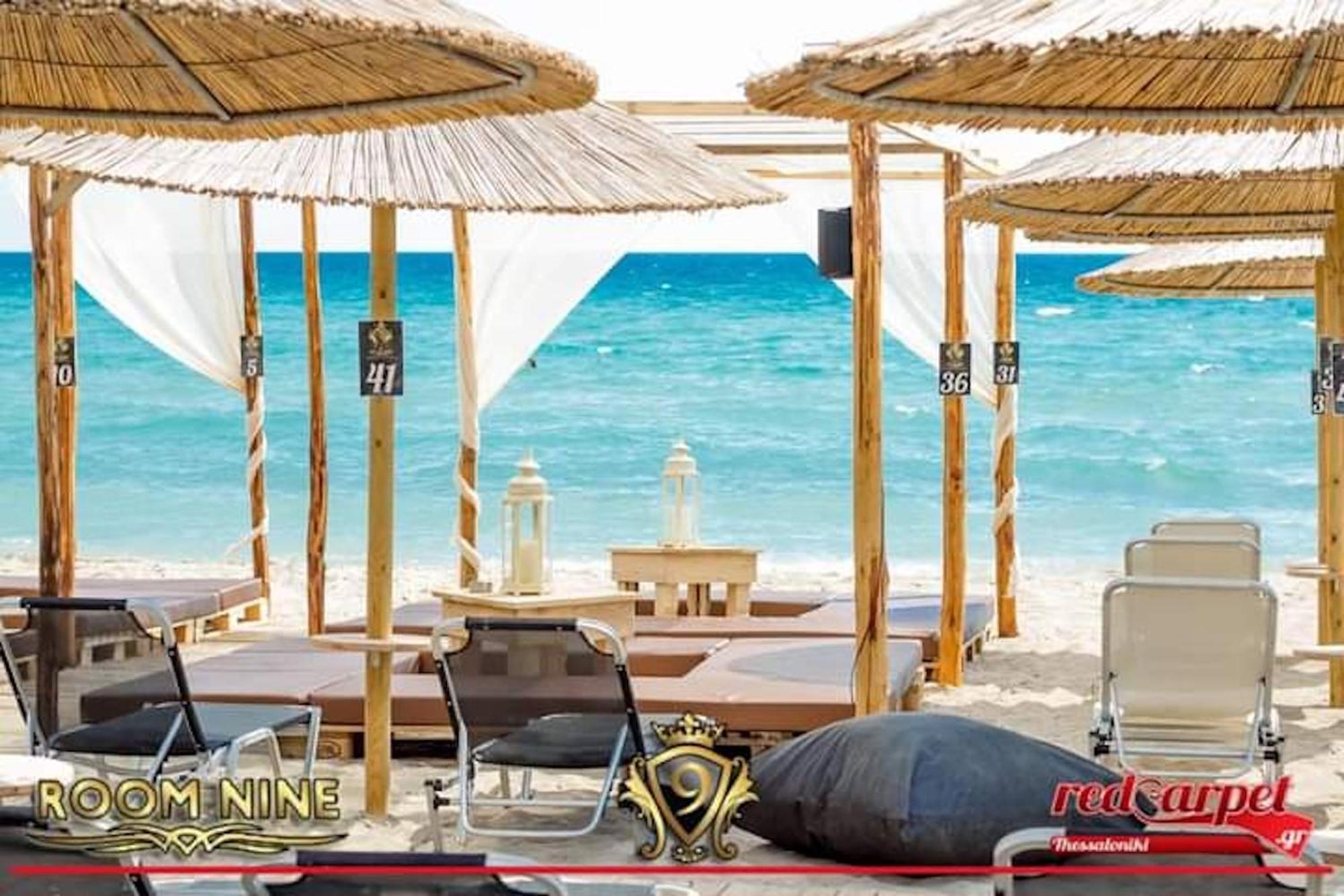 Room Nine 9 Beachfront Apartments Nea Kallikrateia ภายนอก รูปภาพ